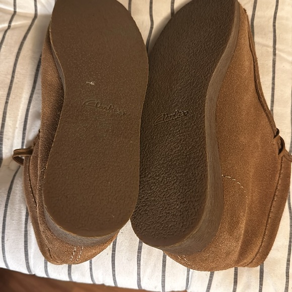 Clarks Brown Wallabee Chukka Boots with Suede Material and Comfortable Fit EUC - Picture 4 of 4